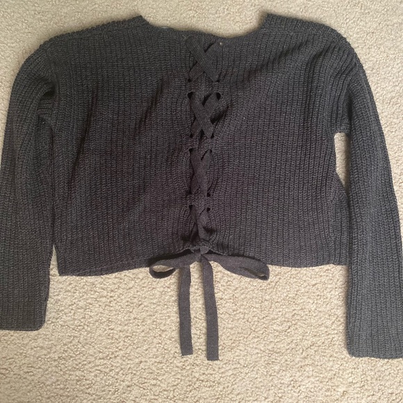 Cropped tie back sweater - Picture 3 of 3